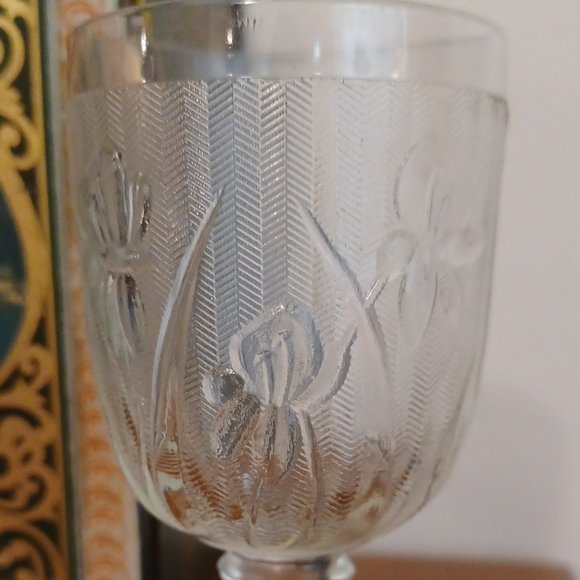 Antique 1920s Jeannette Pressed Clear Glass Iris Flower Tiny Water Wine Goblet - Picture 2 of 3